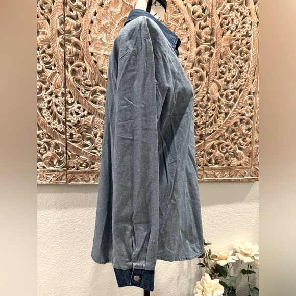 Teddi Long Sleeve Chambray Shirt, Ornate Silver Buttons- size M - Picture 5 of 8